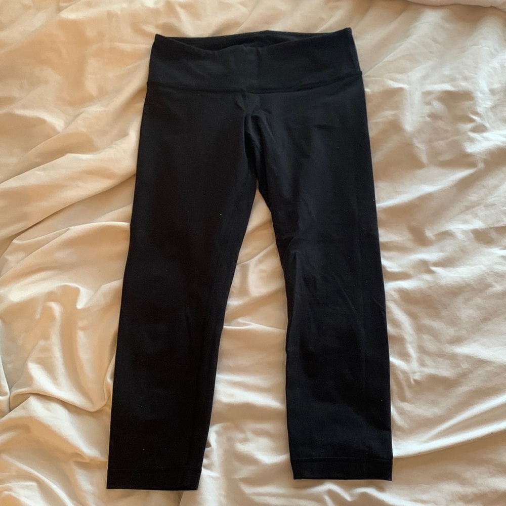 cropped Lululemon wunder unders